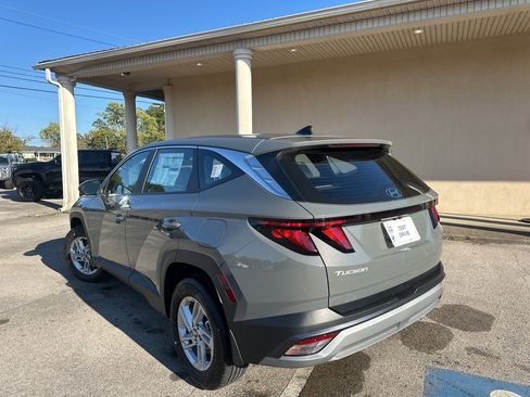 New 2026 Hyundai Tucson SE image 6