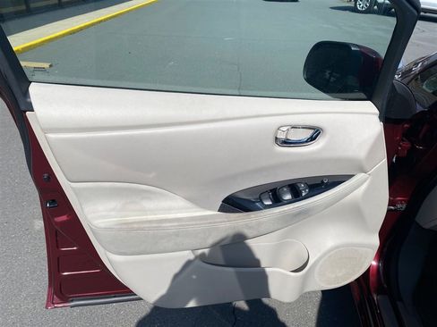 Used 2016 Nissan Leaf SV FWD image 8