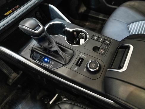 Certified 2025 Toyota Highlander XSE image 20