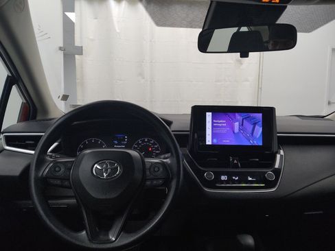 Used 2025 Toyota Corolla LE image 22
