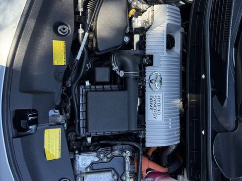 Used 2012 Toyota Prius V Five FWD image 28