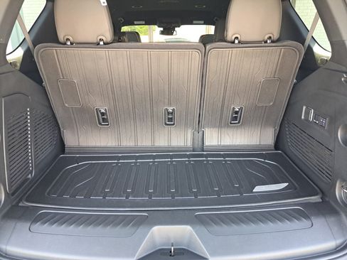 Used 2025 GMC Yukon Elevation AWD/4WD image 24