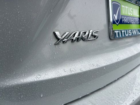 Used 2020 Toyota Yaris L image 33