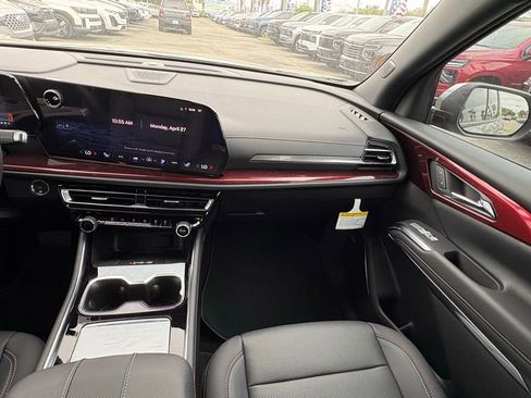 New 2026 Chevrolet Traverse Z71 AWD/4WD image 17