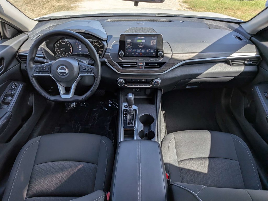 Used 2026 Nissan Altima 2.5 SV FWD image 13