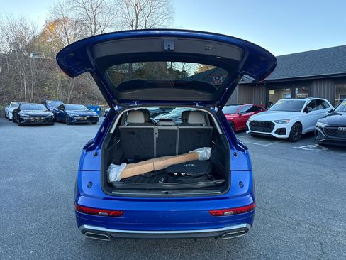 Used 2021 Audi Q5 e Premium Plus w/ Premium Plus Package image 16