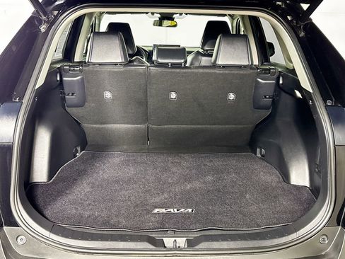 Used 2022 Toyota RAV4 XLE Premium w/ Carpet Mat Package (TMS) image 21