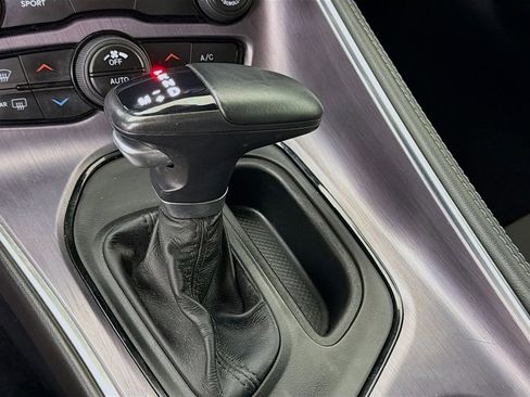 Used 2017 Dodge Challenger R/T image 16