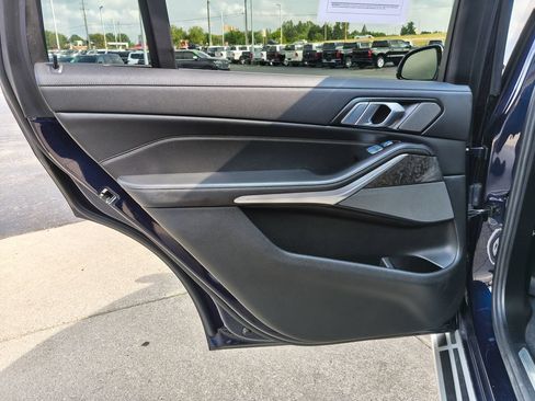Used 2020 BMW X7 xDrive40i w/ Premium Package AWD/4WD image 25