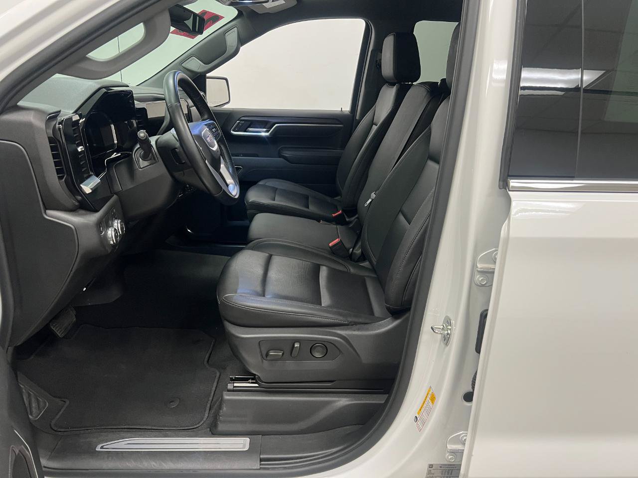 Used 2026 GMC Sierra 1500 SLT RWD image 25