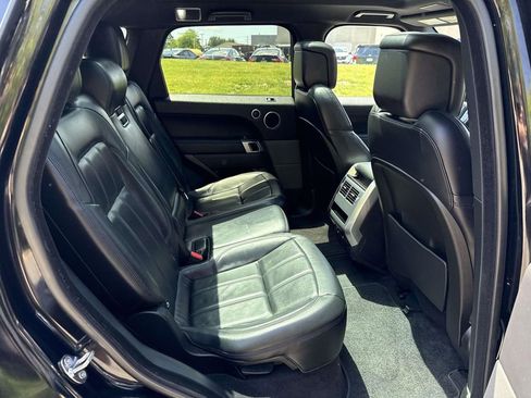 Used 2019 Land Rover Range Rover Sport SE AWD/4WD image 12