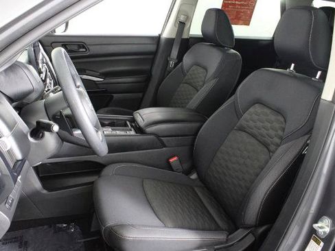 Certified 2024 Nissan Pathfinder S FWD image 20