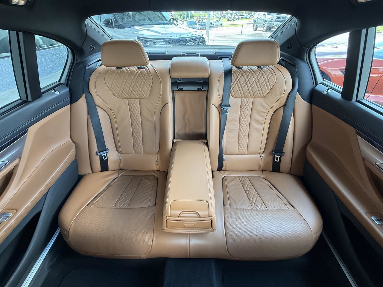 Used 2022 BMW 750i xDrive w/ Executive Package AWD/4WD image 42