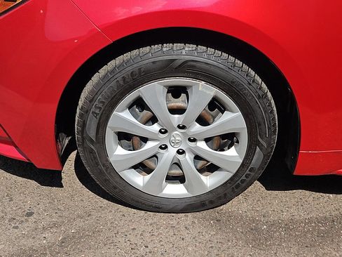 Used 2021 Toyota Corolla LE FWD image 26