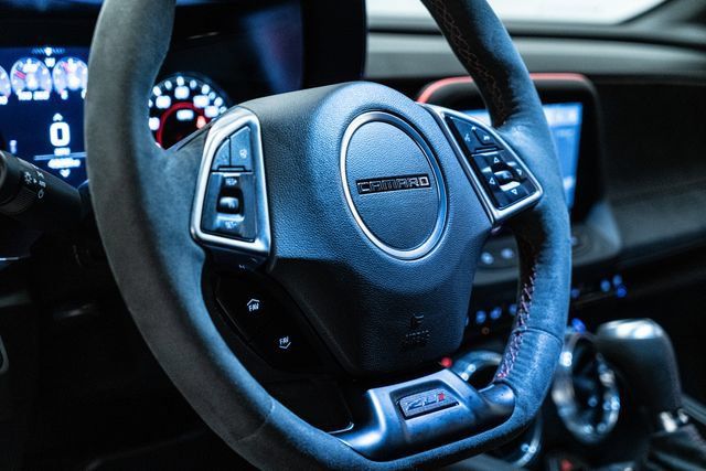 Used 2020 Chevrolet Camaro ZL1 RWD image 22