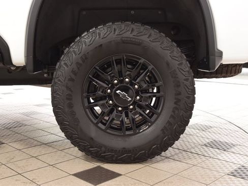Used 2024 Chevrolet Silverado 2500 ZR2 w/ Technology Package AWD/4WD image 31