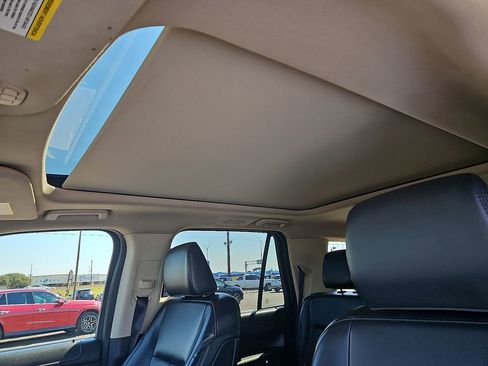 Used 2022 Ford Expedition XLT image 19