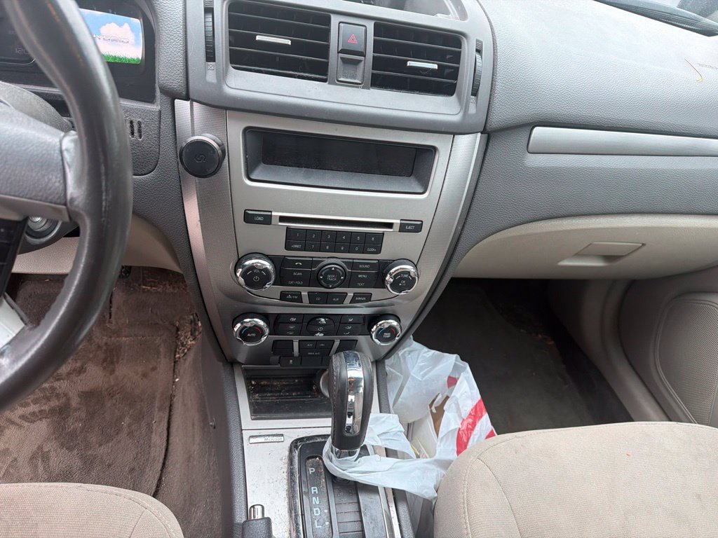 Used 2010 Ford Fusion Hybrid FWD image 15