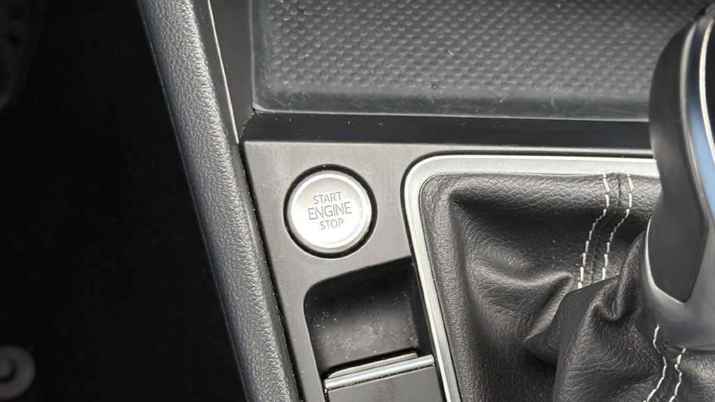 Used 2024 Volkswagen Jetta SE FWD image 24