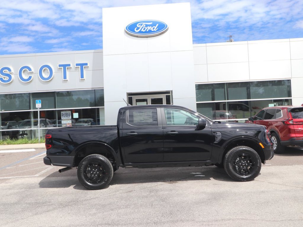 New 2026 Ford Ranger XLT w/ Black Appearance Package RWD image 15