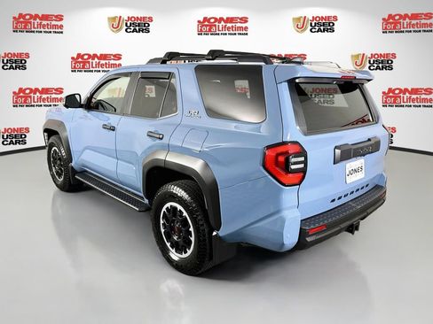 Used 2025 Toyota 4Runner TRD Off-Road Premium AWD/4WD image 2