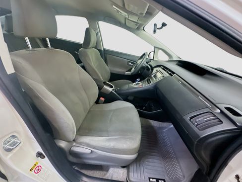 Used 2014 Toyota Prius Prime Plug-In Hybrid FWD image 31