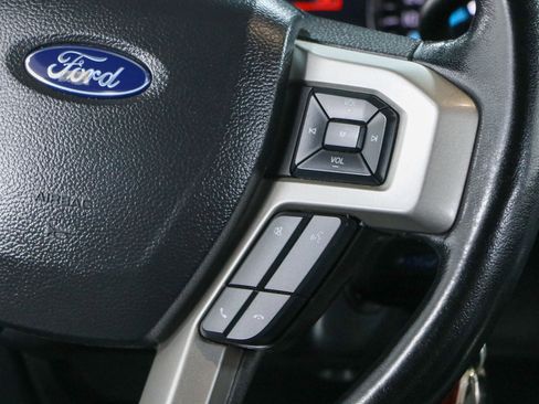 Used 2022 Ford F250 Lariat w/ Black Appearance Package image 15