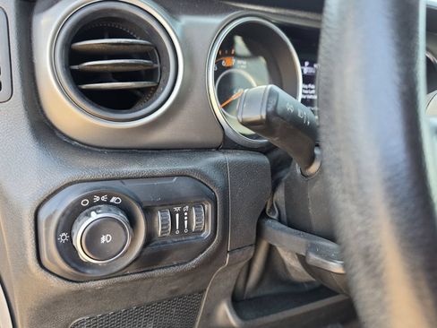Used 2021 Jeep Wrangler Unlimited Sport AWD/4WD image 20