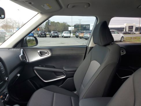 New 2025 Kia Soul LX image 17
