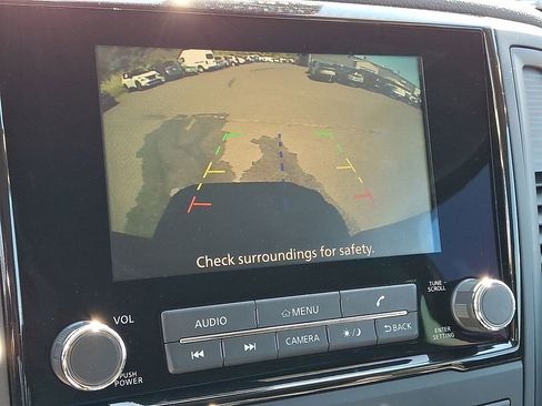 Certified 2024 Nissan Titan SV w/ SV Convenience Package image 18