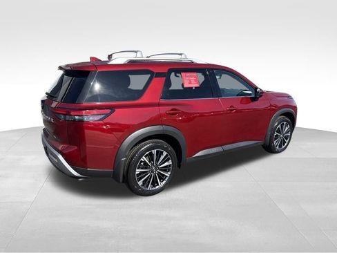 Used 2024 Nissan Pathfinder SL w/ SL Premium Package image 7