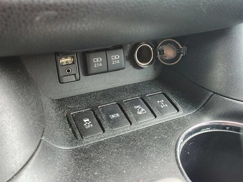 Used 2017 Toyota Highlander Plus AWD/4WD image 19