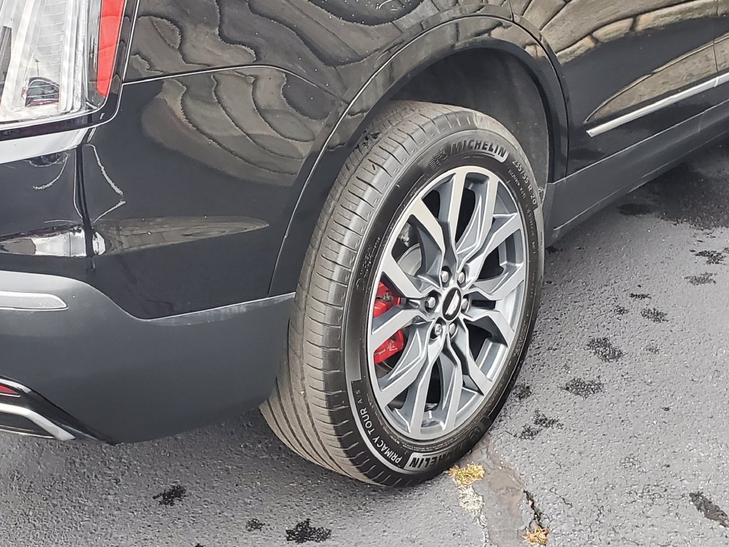 Used 2024 Cadillac XT5 Sportv w/ LPO, Floor Liner Package AWD/4WD image 12
