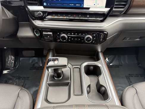 Used 2023 Chevrolet Silverado 1500 High Country image 11