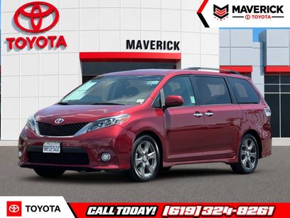 Used 2017 Toyota Sienna SE