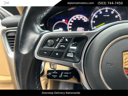 Used 2018 Porsche Panamera 4 image 29