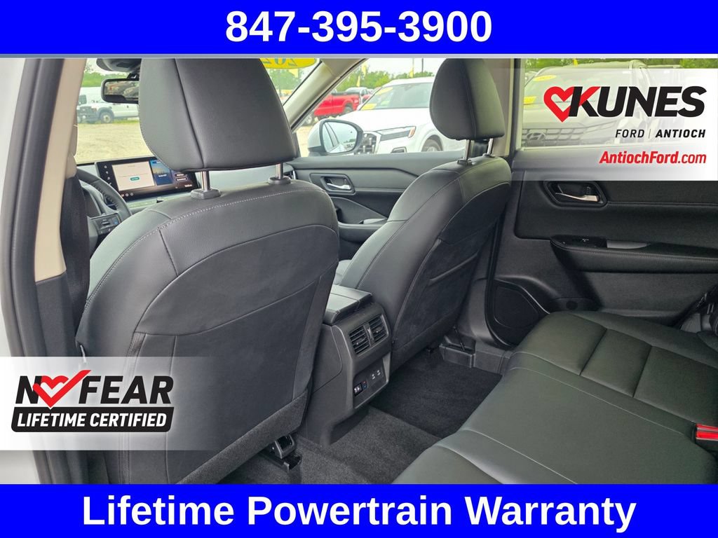 Used 2025 Nissan Rogue SL w/ SL Premium Package FWD image 26