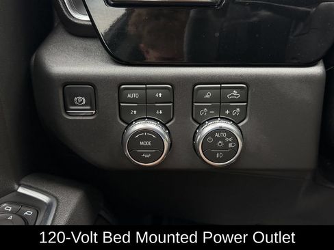 Used 2026 GMC Sierra 1500 SLT AWD/4WD image 28