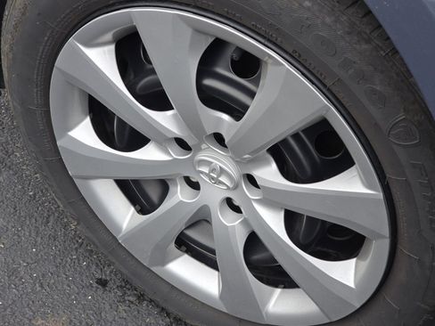 Certified 2025 Toyota Corolla LE image 18