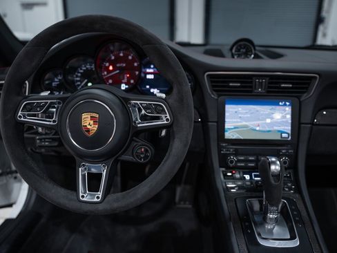 Used 2018 Porsche 911 Carrera GTS RWD image 25