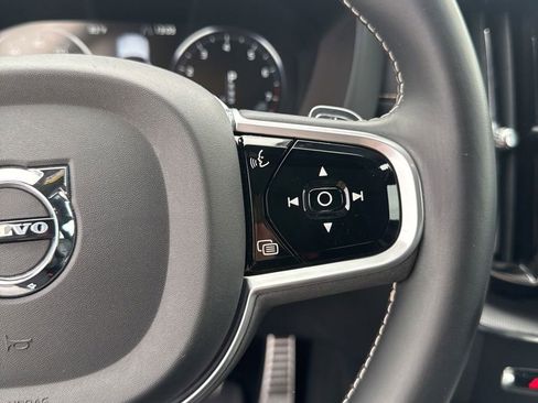 Used 2020 Volvo XC60 T5 R-Design FWD image 15