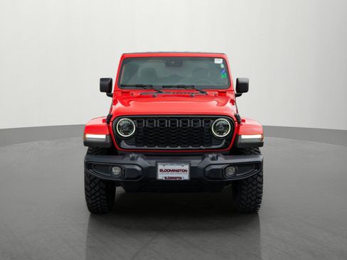 Used 2024 Jeep Gladiator Sport AWD/4WD image 2
