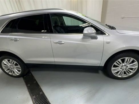 Used 2017 Cadillac XT5 Premium Luxury image 9