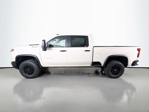 New 2026 Chevrolet Silverado 2500 ZR2 AWD/4WD image 4