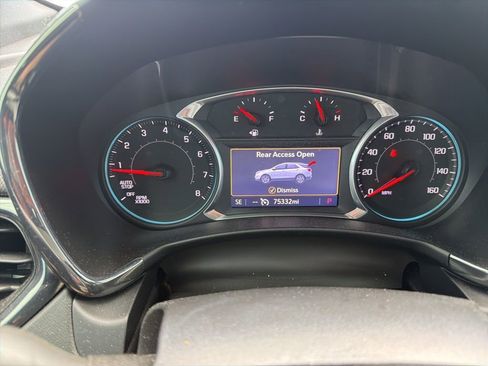 Used 2022 Chevrolet Equinox RS w/ RS Leather Package image 9