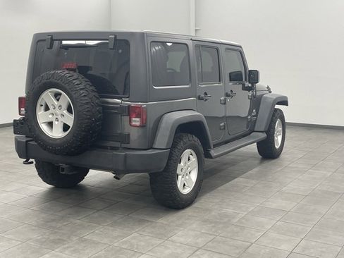 Used 2018 Jeep Wrangler Unlimited Sport S image 2