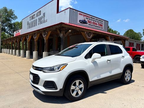 Used 2018 Chevrolet Trax LT w/ LT Convenience Package AWD/4WD image 1