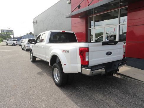 Used 2019 Ford F350 Lariat w/ Lariat Ultimate Package AWD/4WD image 3