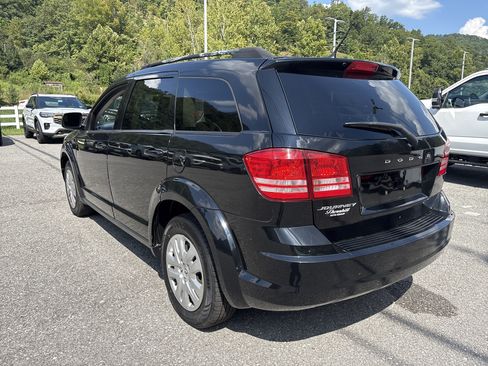 Used 2018 Dodge Journey SE FWD image 6