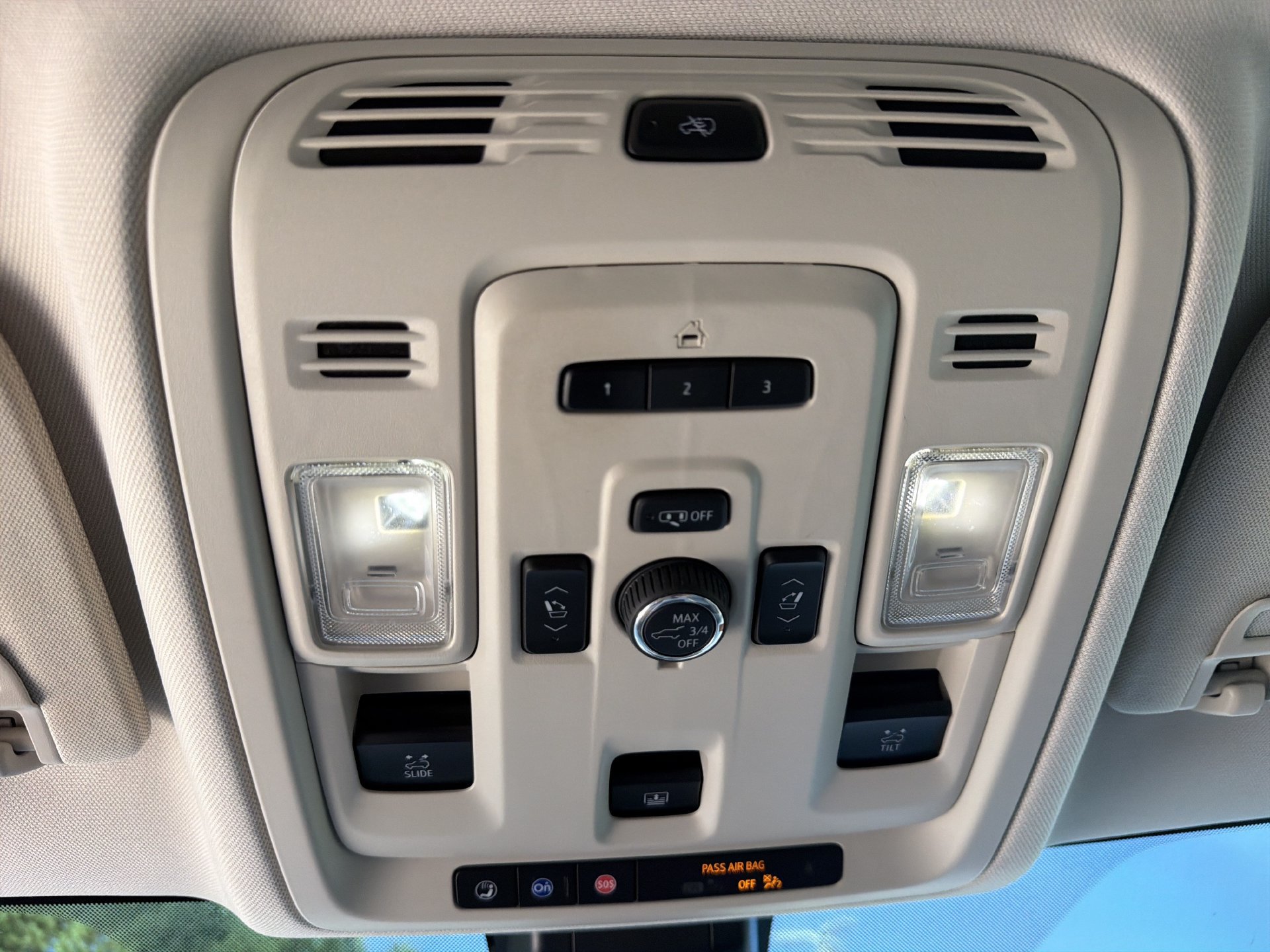 Used 2021 GMC Yukon Denali w/ Denali Premium Package AWD/4WD image 10